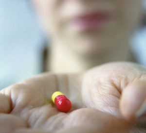 8 różnych firm zajmujących się opracowywaniem leków zaprezentowało na EHDN swoje podejścia do leczenia choroby Huntingtona. Może któregoś dnia jeden z tych leków stanie się nowym lekiem dla osób z HD.