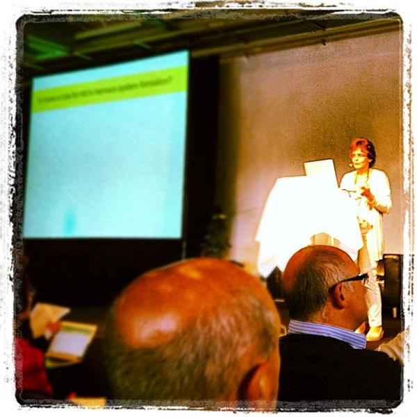 Elena Cattaneo przypomina nam, że zwierzęta posiadają gen HD od 800 milionów lat. 