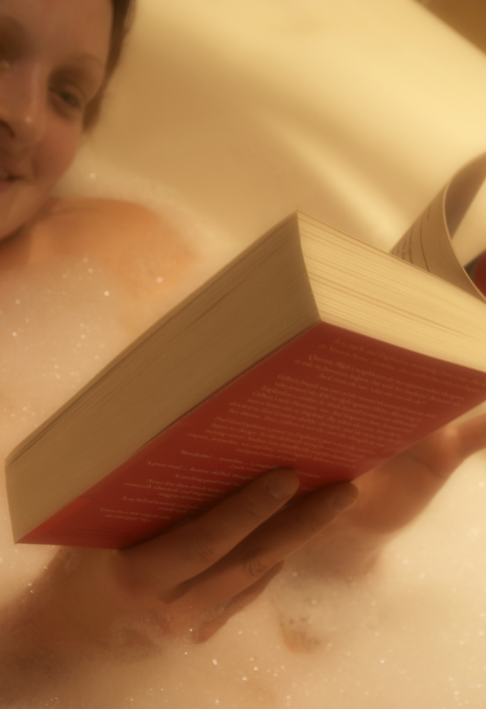 Ustanów 'rytuał chodzenia spać', złożony z relaksujących czynnośći, jak kąpiel czy czytanie.  